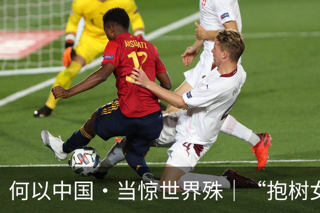 何以中国·当惊世界殊｜“抱树女孩”重遇抗洪英雄，峡江记忆令人落泪